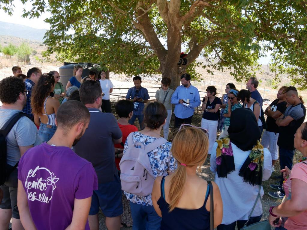 Au « cimetière des gilets de sauvetage » de Lesbos, la prière pour les migrants qui ont perdu la vie en mer